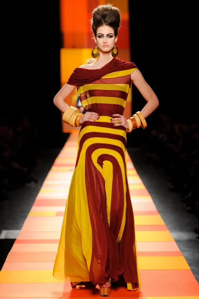 Look 4